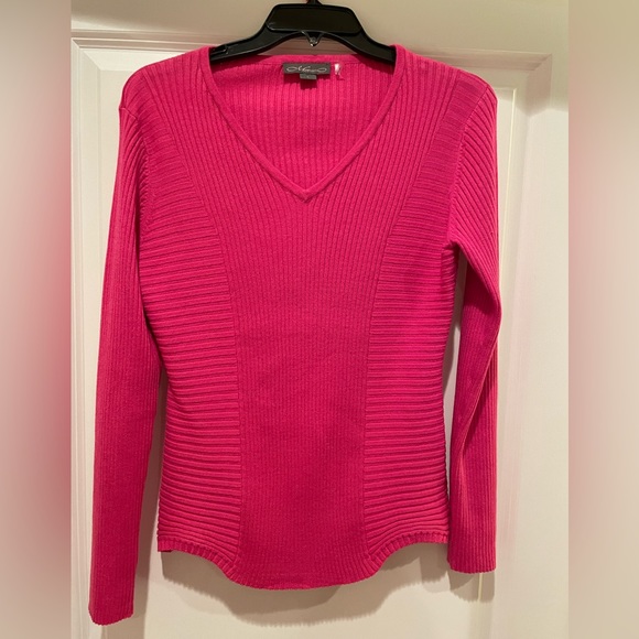 Pink sweater - Picture 1 of 1
